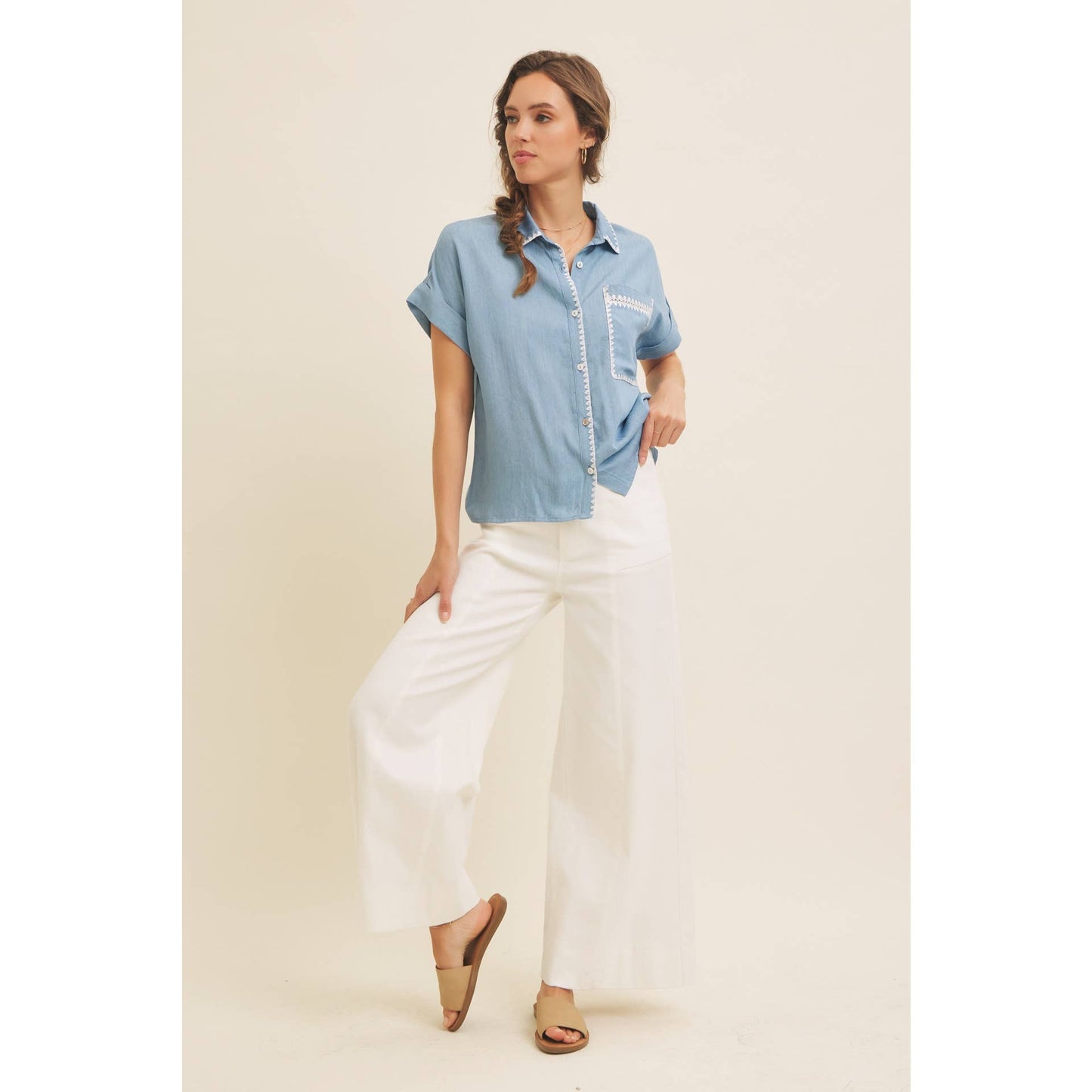 WASHED CHAMBRAY BUTTON-DOWN SHIRT WITH STITCHING