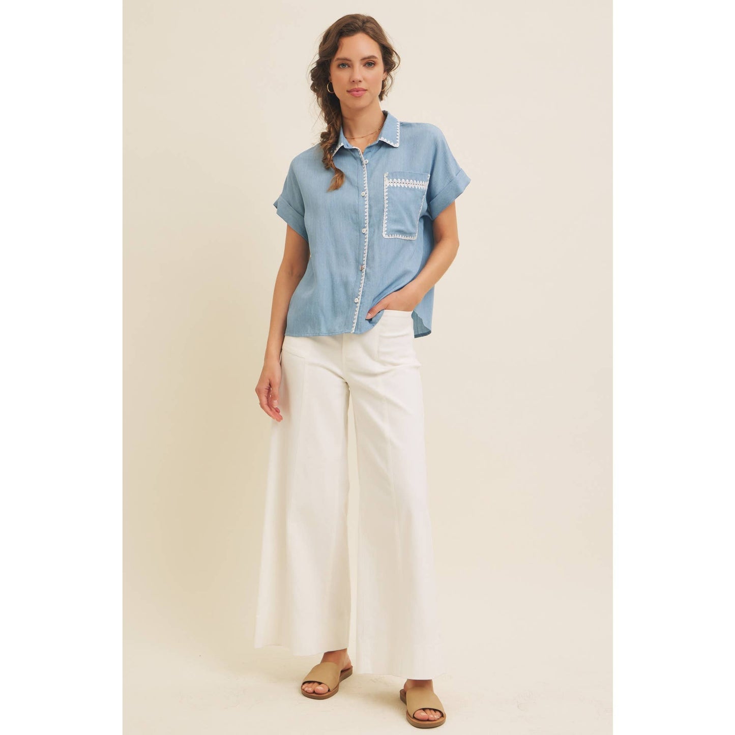 WASHED CHAMBRAY BUTTON-DOWN SHIRT WITH STITCHING