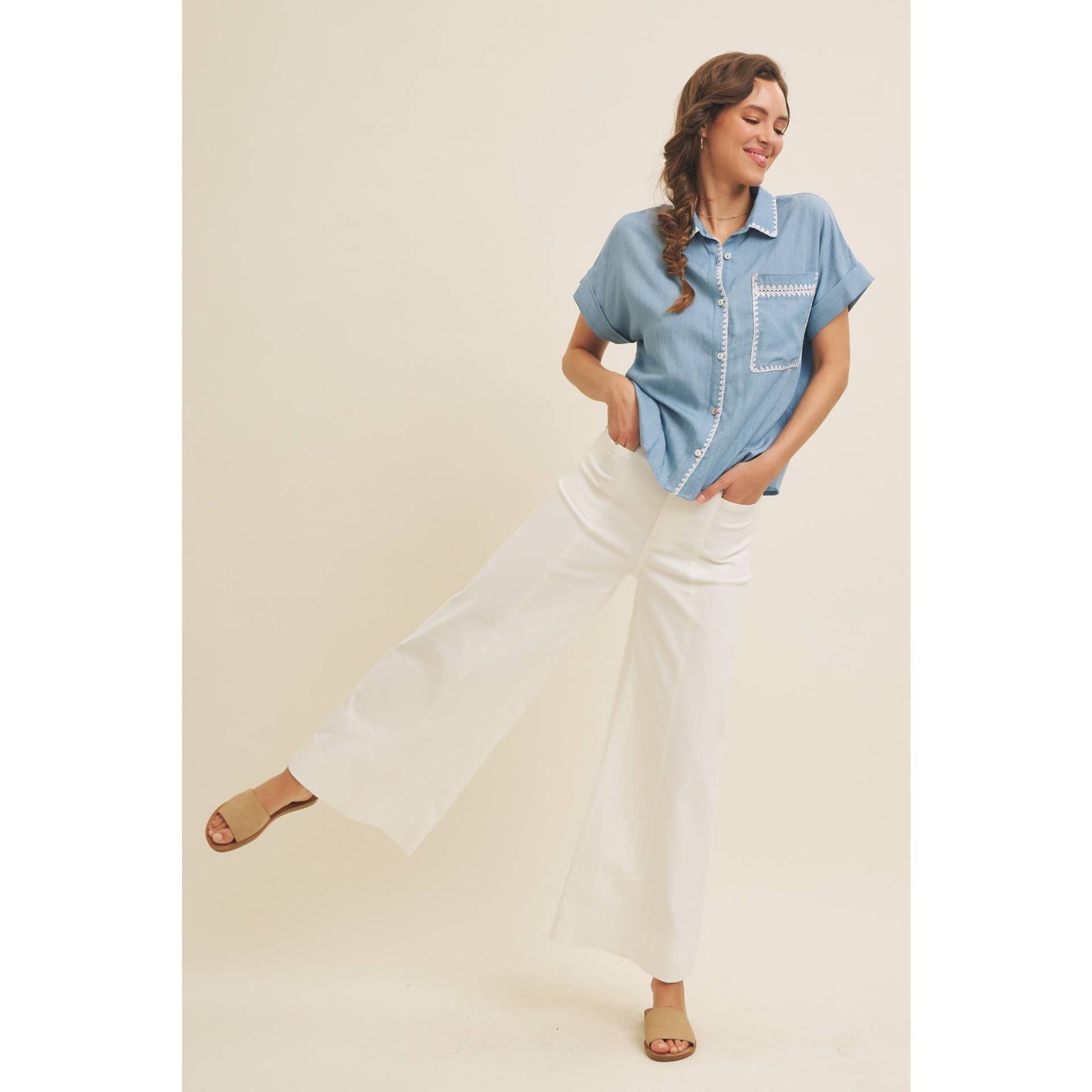 WASHED CHAMBRAY BUTTON-DOWN SHIRT WITH STITCHING
