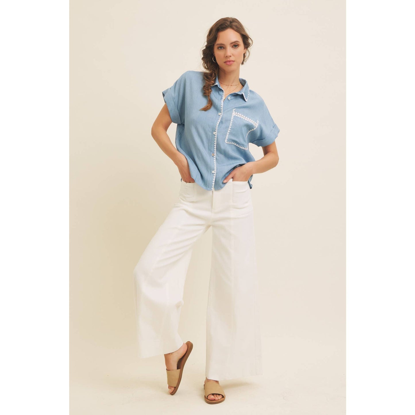 WASHED CHAMBRAY BUTTON-DOWN SHIRT WITH STITCHING
