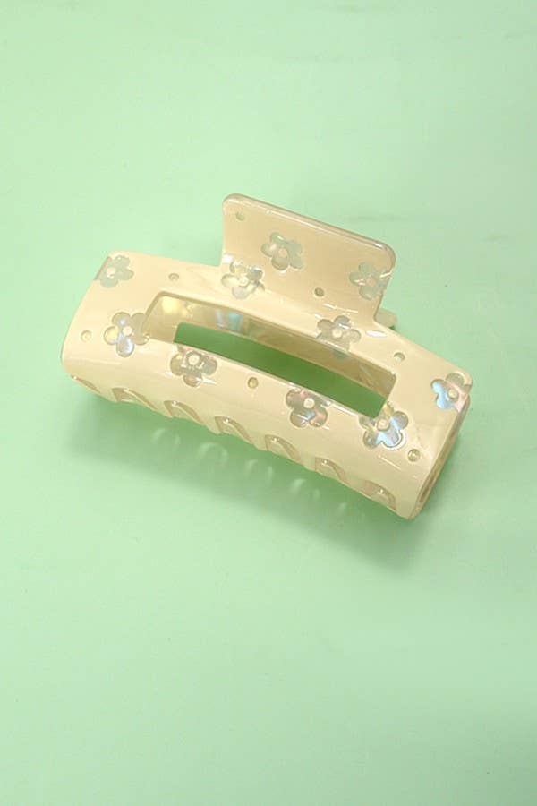 LUXE CUTOUT DAISY HAIR CLAW CLIP