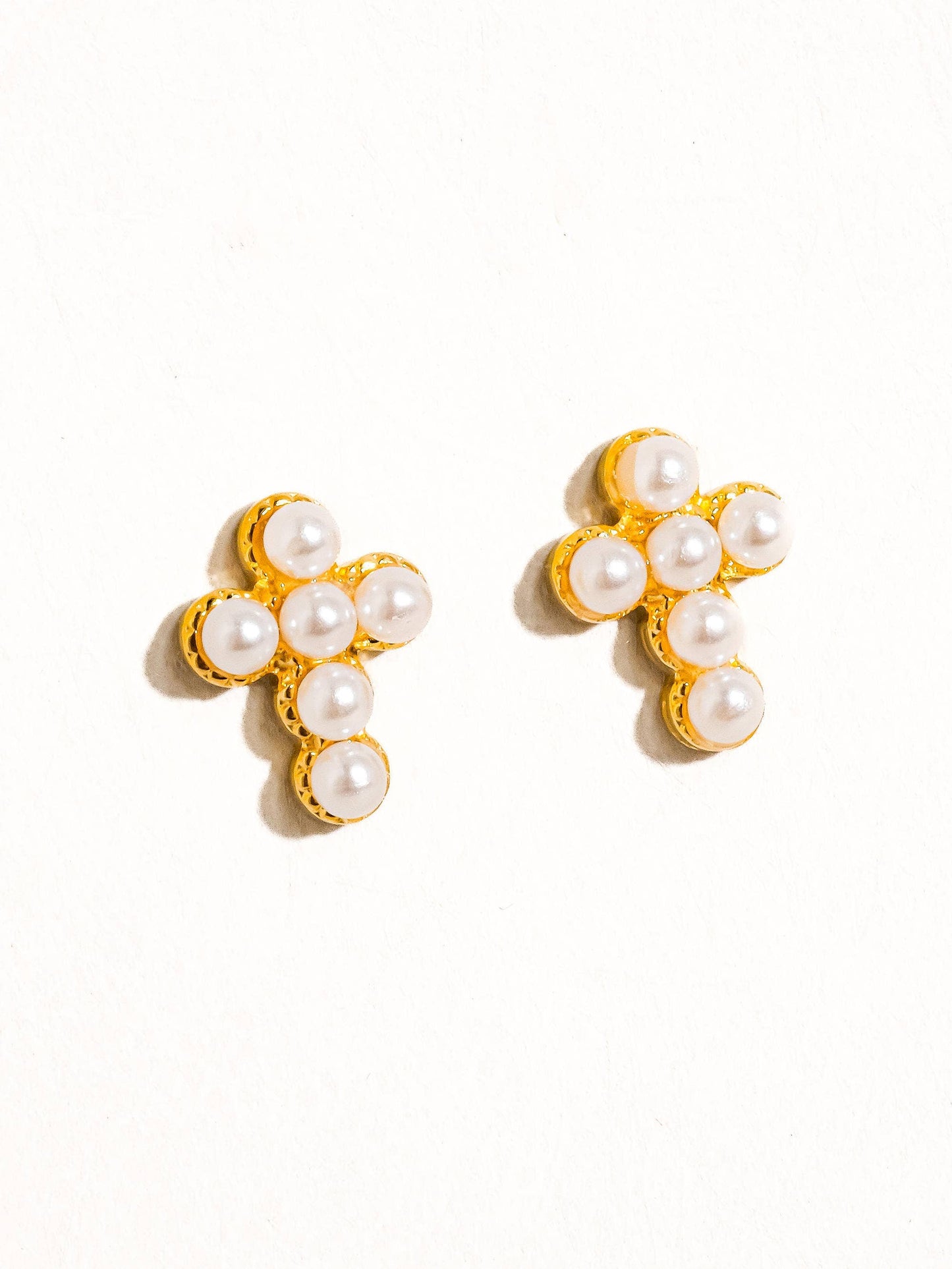 Telo 18K Non-Tarnish Pearl Cross Stud