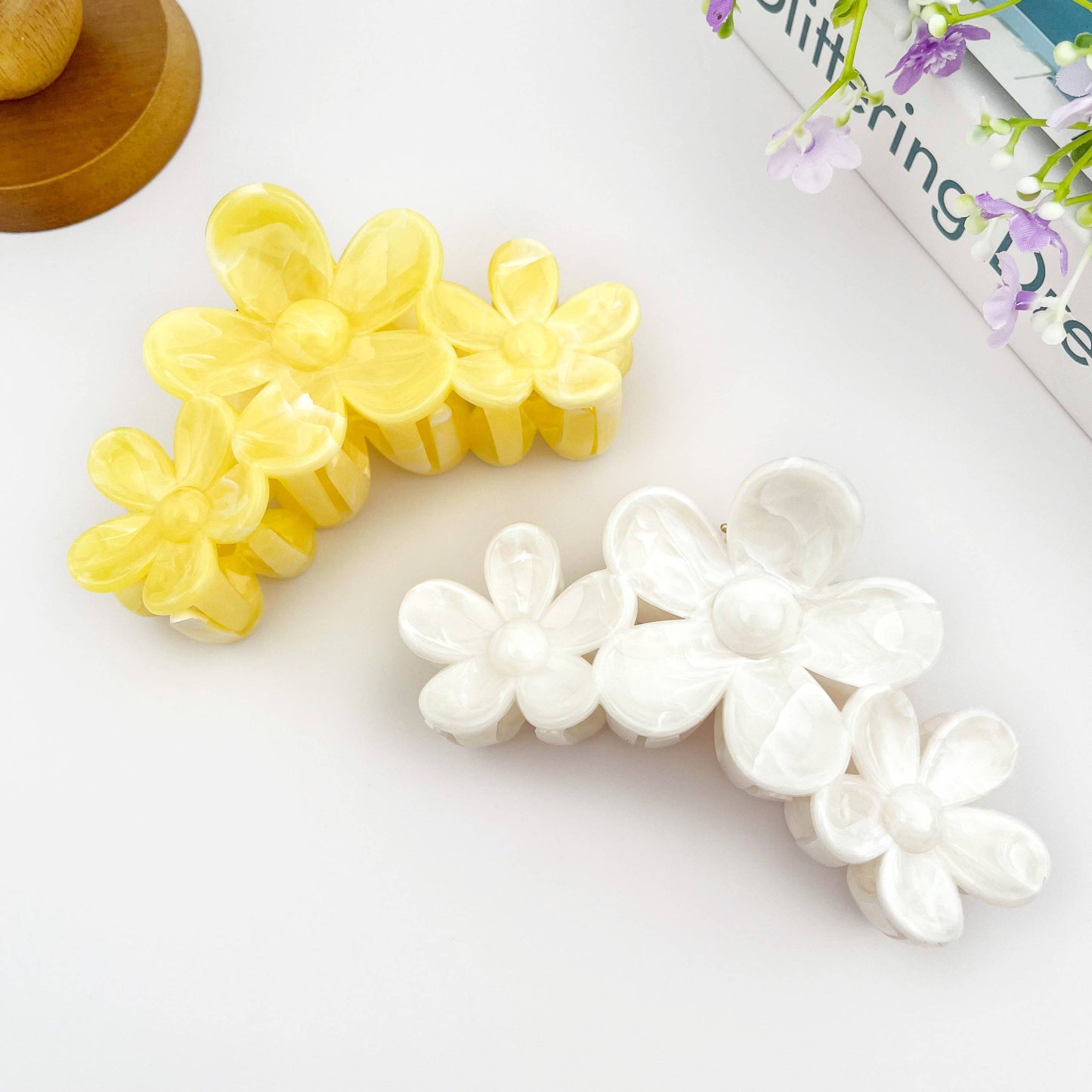 The Daisy Claw Clip