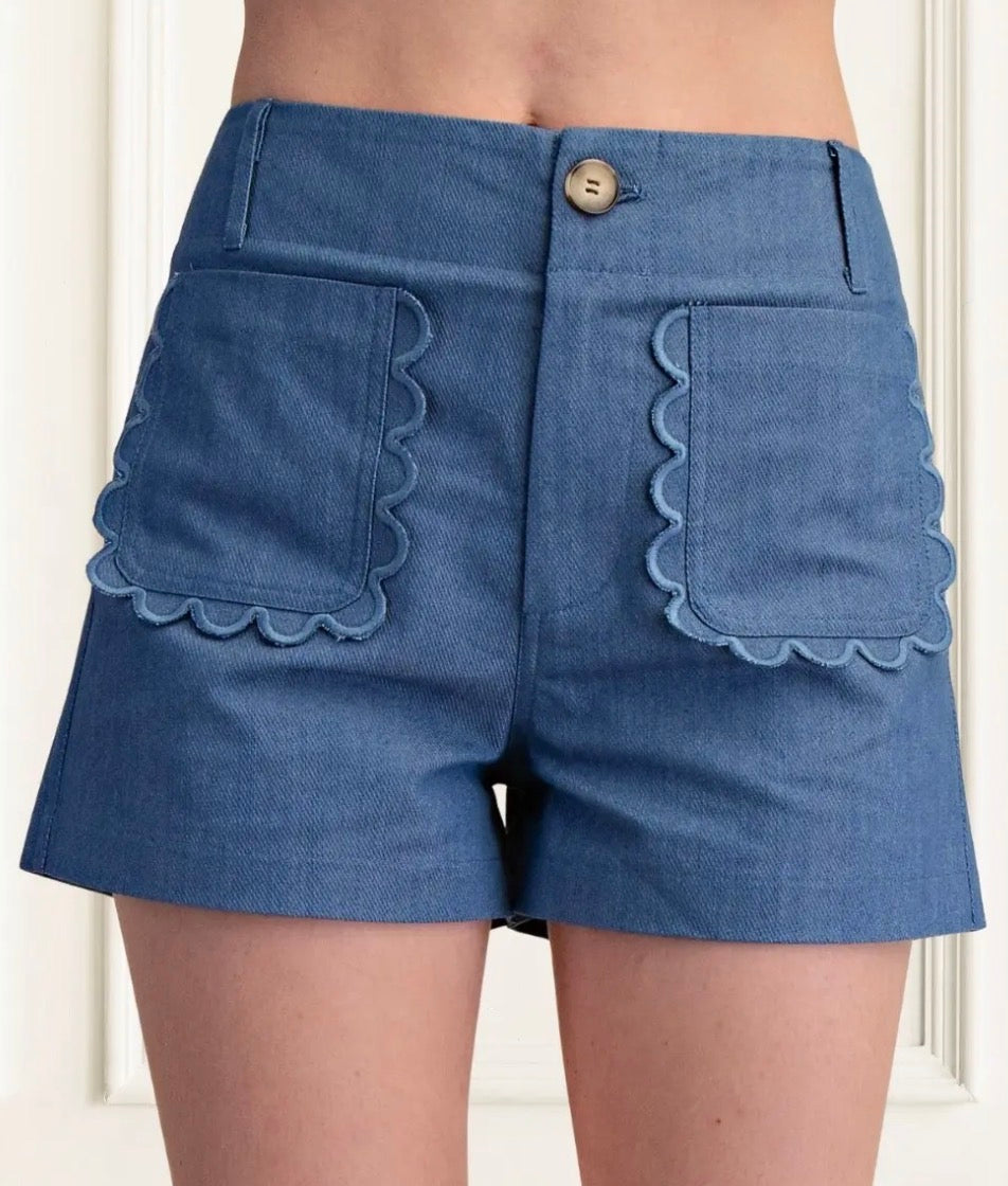 The Hampton Scallop Shorts