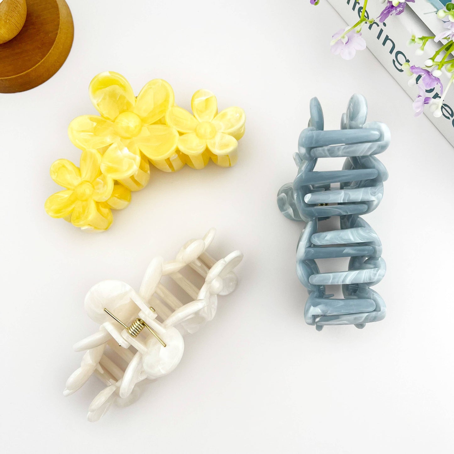 The Daisy Claw Clip