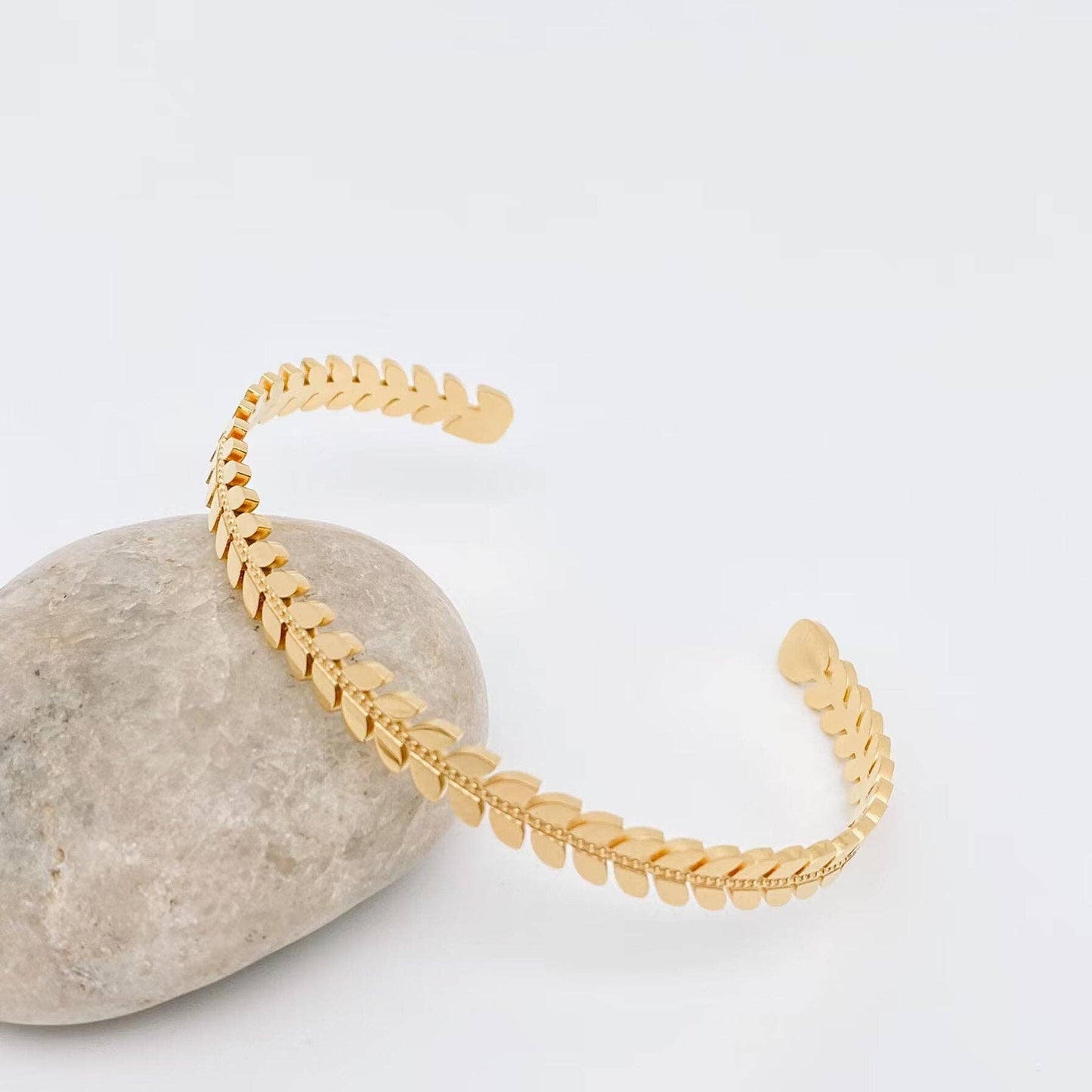 Leaf Shape 18k Gold Plated Stainless Steel Cuff Bangle